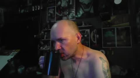 Snapshot of _longfellow chatting on 09-14-25, 04:06 That guy online show from 09-14-25, 04:06