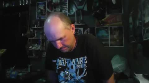 Snapshot of _longfellow chatting on 10-29-25, 05:58 That guy online show from 10-29-25, 05:58