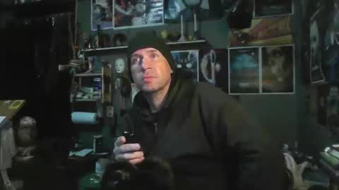 Snapshot of _longfellow chatting on 11-11-25, 02:33 That guy online show from 11-11-25, 02:33