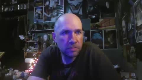 Snapshot of _longfellow chatting on 12-22-25, 01:13 That guy online show from 12-22-25, 01:13