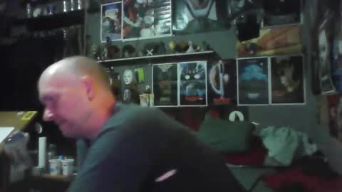 Snapshot of _longfellow chatting on 01-11-26, 04:50 That guy online show from 01-11-26, 04:50