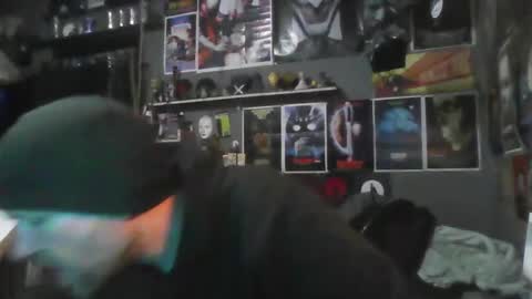 Snapshot of _longfellow chatting on 02-10-26, 05:11 That guy online show from 02-10-26, 05:11