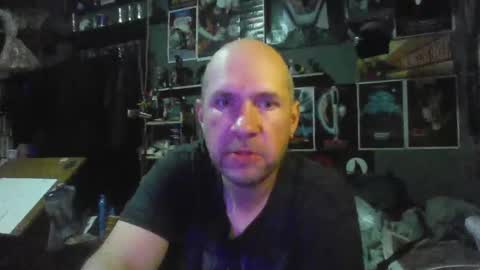 Snapshot of _longfellow chatting on 02-15-26, 05:37 That guy online show from 02-15-26, 05:37