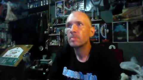 Snapshot of _longfellow chatting on 06-20-26, 03:31 That guy online show from 06-20-26, 03:31