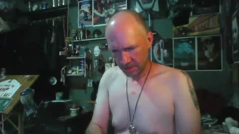 Snapshot of _longfellow chatting on 06-20-26, 04:54 That guy online show from 06-20-26, 04:54