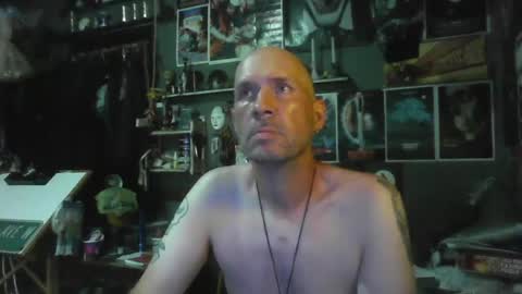 Snapshot of _longfellow chatting on 06-25-26, 10:25 That guy online show from 06-25-26, 10:25