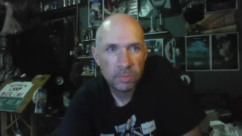 Snapshot of _longfellow chatting on 07-10-26, 06:32 That guy online show from 07-10-26, 06:32