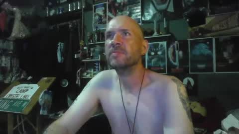 Snapshot of _longfellow chatting on 07-13-26, 04:21 That guy online show from 07-13-26, 04:21