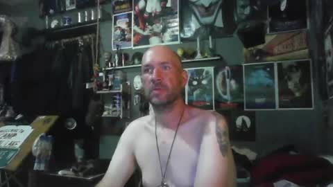 Snapshot of _longfellow chatting on 07-15-26, 05:18 That guy online show from 07-15-26, 05:18