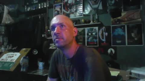 Snapshot of _longfellow chatting on 07-18-26, 03:22 That guy online show from 07-18-26, 03:22