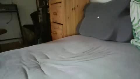 _longsword_123 online show from 04-17-26, 04:10