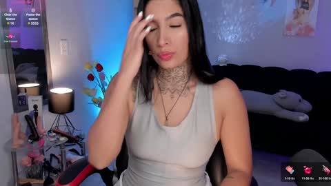 Snapshot of _louane_bour chatting on 02-05-25, 11:44 Laura Independent Model online show from 02-05-25, 11:44