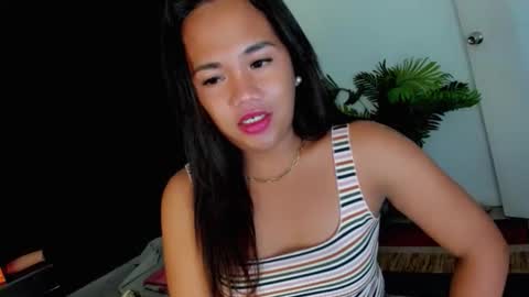 _lovelyyan69_ online show from 12-18-25, 11:16