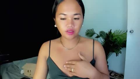 _lovelyyan69_ online show from 12-20-25, 09:49