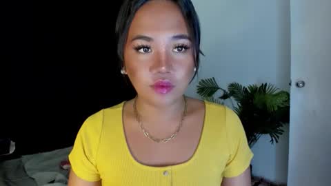 _lovelyyan69_ online show from 12-22-25, 05:21