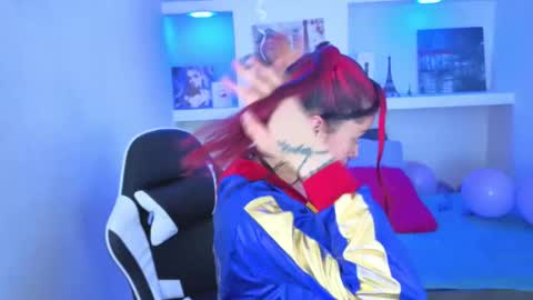 Lucia online show from 10-02-25, 03:46