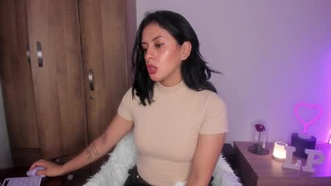 Snapshot of _lucianapalmer chatting on 10-08-25, 12:14 online show from 10-08-25, 12:14