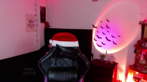 Queen.  Help me reach 100 thumbs up  online show from 12-10-24, 10:58