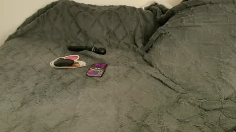 Snapshot of _lullaby_ chatting on 06-19-26, 05:39 Lullaby online show from 06-19-26, 05:39
