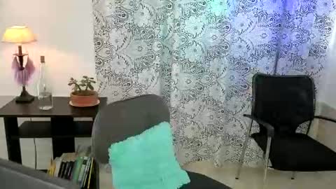 Snapshot of _lunablondie_ chatting on 06-20-26, 02:42 _lunablondie_ online show from 06-20-26, 02:42