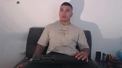 Snapshot of _luxury_23 chatting on 01-27-25, 12:48 STIVEN online show from 01-27-25, 12:48