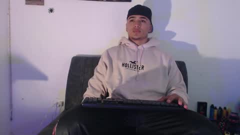 Snapshot of _luxury_23 chatting on 01-28-25, 12:11 STIVEN online show from 01-28-25, 12:11