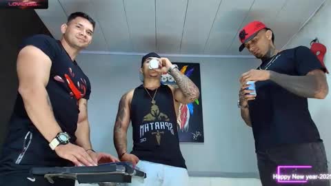 Snapshot of _luxury_23 chatting on 01-30-25, 02:36 STIVEN online show from 01-30-25, 02:36