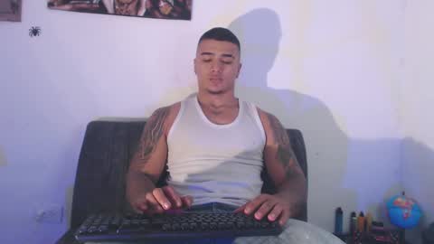 Snapshot of _luxury_23 chatting on 02-04-25, 12:33 STIVEN online show from 02-04-25, 12:33