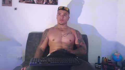 Snapshot of _luxury_23 chatting on 02-07-25, 02:15 STIVEN online show from 02-07-25, 02:15