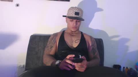 Snapshot of _luxury_23 chatting on 03-05-25, 03:51 STIVEN online show from 03-05-25, 03:51