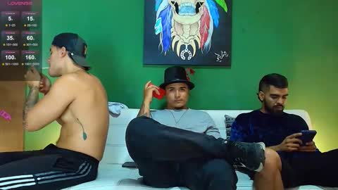 Snapshot of _luxury_23 chatting on 10-24-25, 04:20 STIVEN online show from 10-24-25, 04:20