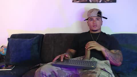 Snapshot of _luxury_23 chatting on 10-25-25, 03:40 STIVEN online show from 10-25-25, 03:40