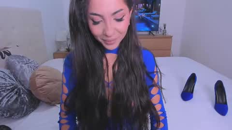 Lynna online show from 12-16-25, 10:04