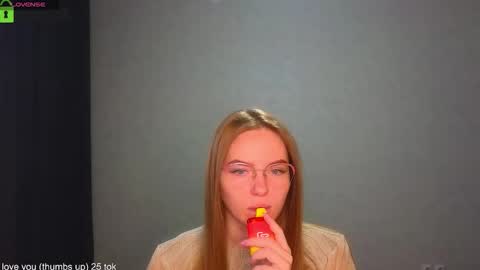 Snapshot of _lysafeta_ chatting on 10-24-25, 05:15 Welcome guys Pleasure to see you all here My name is Lysafeta and MichaelaTip menu is active Private is open online show from 10-24-25, 05:15