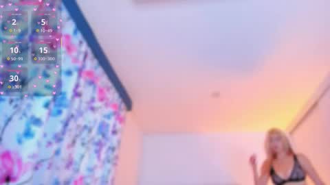 Snapshot of _lyuhasvart_ chatting on 10-27-25, 11:58 online show from 10-27-25, 11:58