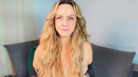 Lady Chanel online show from 03-13-26, 06:58