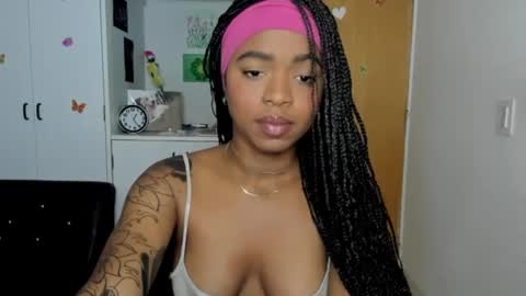 Snapshot of _marcela_22 chatting on 12-10-24, 06:22 MARCELA online show from 12-10-24, 06:22