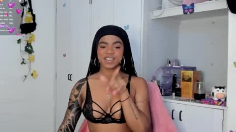 Snapshot of _marcela_22 chatting on 02-10-25, 01:24 MARCELA online show from 02-10-25, 01:24