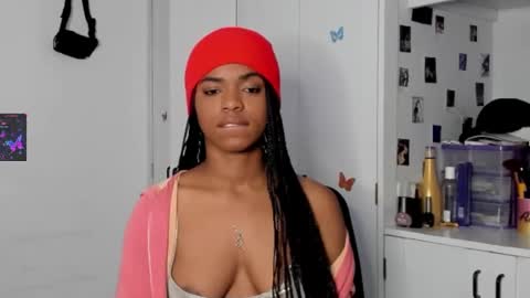 Snapshot of _marcela_22 chatting on 02-19-25, 05:16 MARCELA online show from 02-19-25, 05:16