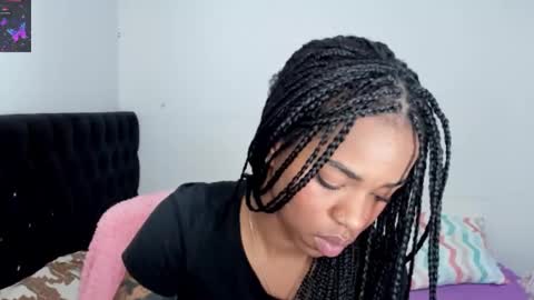 Snapshot of _marcela_22 chatting on 02-25-25, 09:24 MARCELA online show from 02-25-25, 09:24