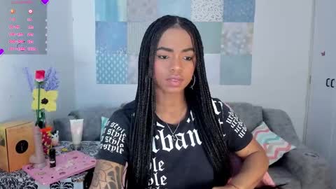 Snapshot of _marcela_22 chatting on 03-11-25, 08:20 MARCELA online show from 03-11-25, 08:20