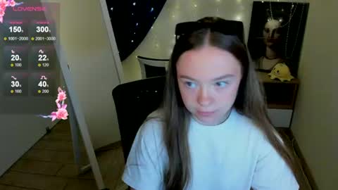 Snapshot of _margoqueen_ chatting on 06-30-26, 06:03 Margo online show from 06-30-26, 06:03