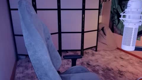 Mariko online show from 12-21-25, 03:19