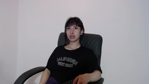 Snapshot of _mavis2 chatting on 09-25-25, 07:50 Mavis online show from 09-25-25, 07:50