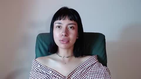 Snapshot of _mavis2 chatting on 10-10-25, 08:08 Mavis online show from 10-10-25, 08:08