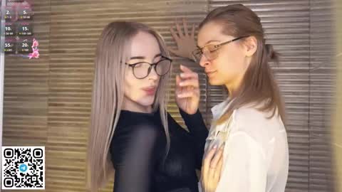 Snapshot of _medal_of_horny_ chatting on 10-10-25, 09:30 Elva and Kate online show from 10-10-25, 09:30