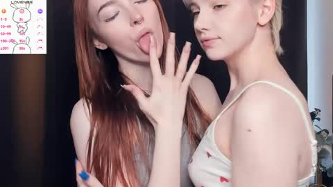 Elva and Kate  online show from 04-18-26, 04:49