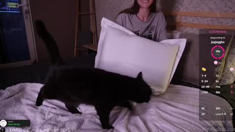 Snapshot of _meg chatting on 12-23-24, 05:22 Meg online show from 12-23-24, 05:22