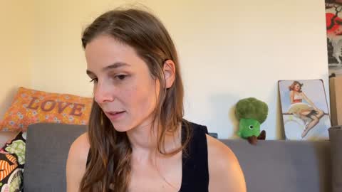 Snapshot of _meg chatting on 11-07-25, 09:31 Meg online show from 11-07-25, 09:31