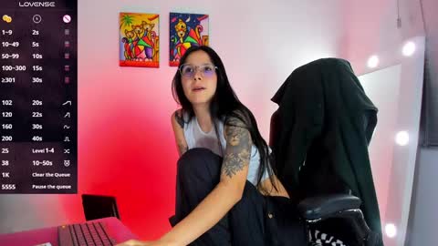 Snapshot of _megganjobs chatting on 02-13-25, 01:40 Juli online show from 02-13-25, 01:40